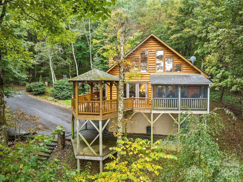 1664 Tawodi Trail, Maggie Valley, NC 28751.  MLS# CAR4308609, YatesRealty ID 1724. 