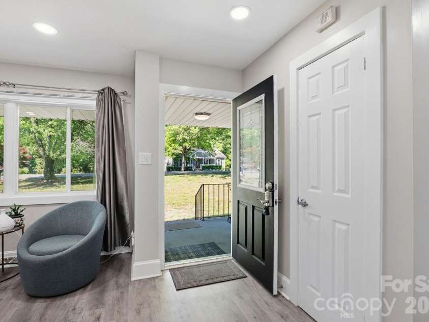 1405 Lakeview Drive, Pineville, NC 28134.  MLS# CAR4344159, YatesRealty ID 17241. 