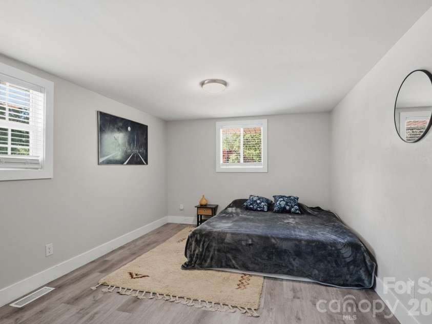 1405 Lakeview Drive, Pineville, NC 28134.  MLS# CAR4344159, YatesRealty ID 17241. 