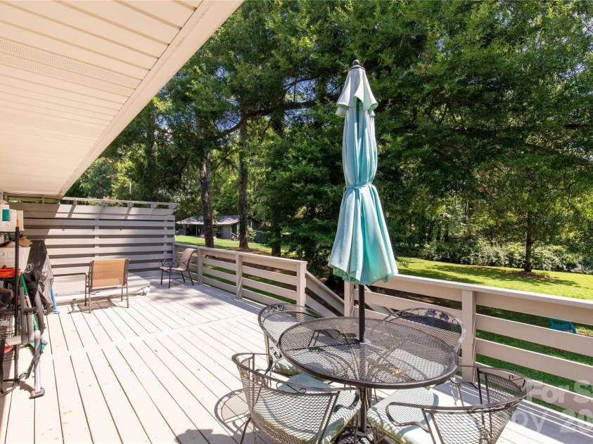 1405 Lakeview Drive, Pineville, NC 28134.  MLS# CAR4410731, YatesRealty ID 17241. 