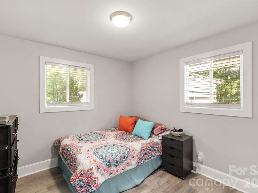 1405 Lakeview Drive, Pineville, NC 28134.  MLS# CAR4410731, YatesRealty ID 17241. 