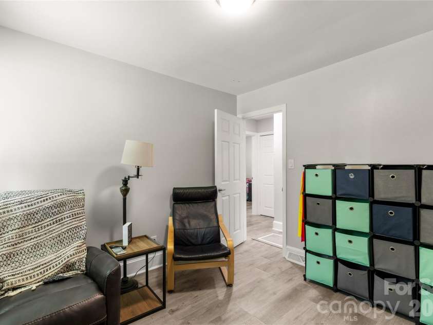 1405 Lakeview Drive, Pineville, NC 28134.  MLS# CAR4410731, YatesRealty ID 17241. 