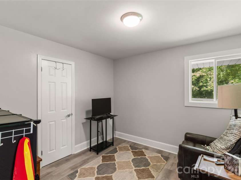 1405 Lakeview Drive, Pineville, NC 28134.  MLS# CAR4410731, YatesRealty ID 17241. 