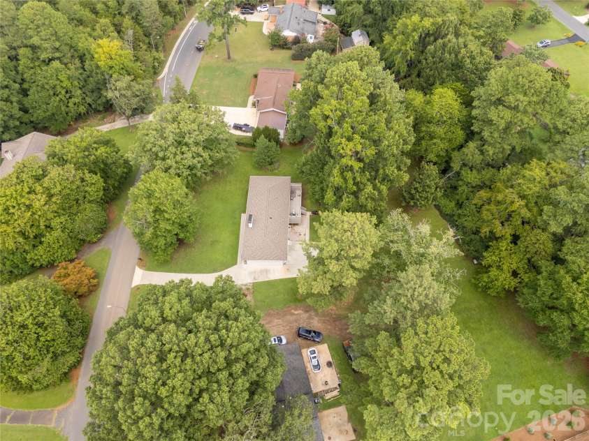 1405 Lakeview Drive, Pineville, NC 28134.  MLS# CAR4410731, YatesRealty ID 17241. 
