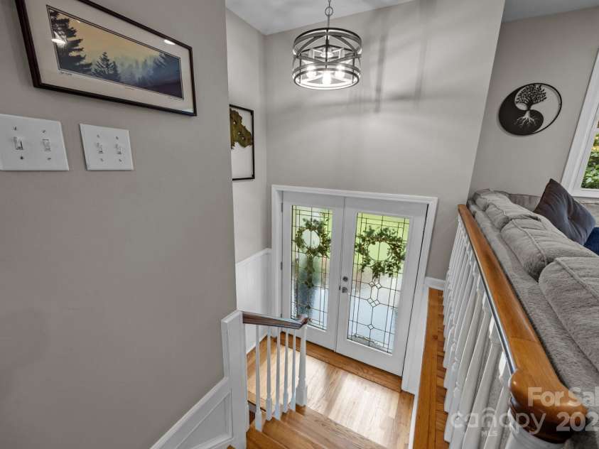 931 Indian Hill Road, Hendersonville, NC 28791.  MLS# CAR4258266, YatesRealty ID 17241. 