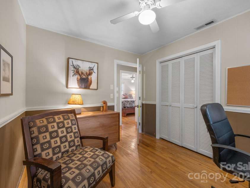 931 Indian Hill Road, Hendersonville, NC 28791.  MLS# CAR4258266, YatesRealty ID 17241. 