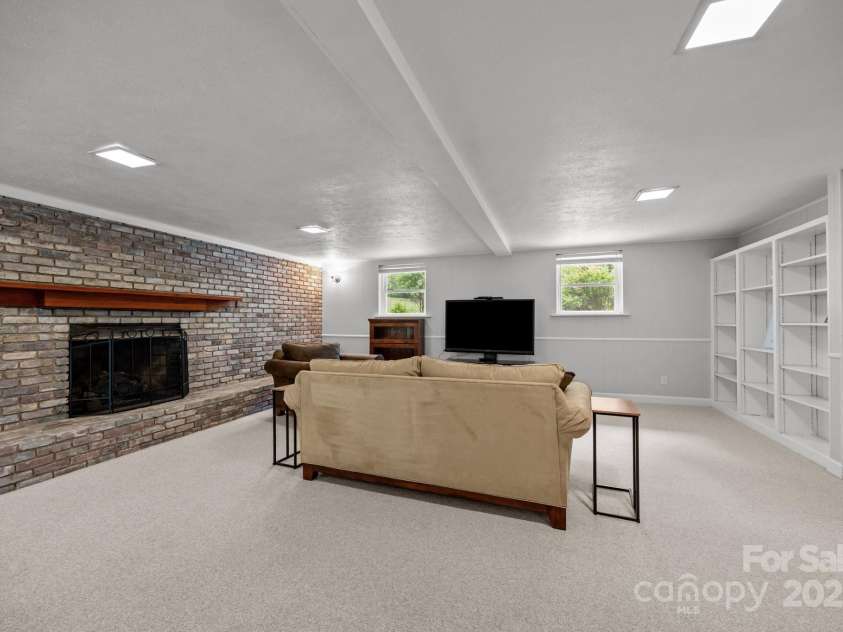 931 Indian Hill Road, Hendersonville, NC 28791.  MLS# CAR4258266, YatesRealty ID 17241. 