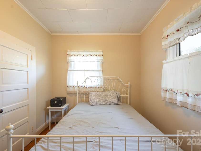 100 Rudisill Avenue, Cherryville, NC 28021.  MLS# CAR4266648, YatesRealty ID 17242. 