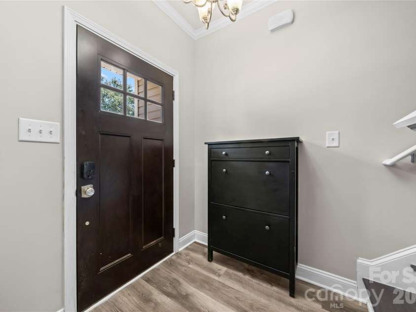 5602 Falkland Drive, Matthews, NC 28104.  MLS# CAR4371523, YatesRealty ID 17242. 