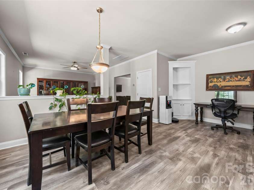 5602 Falkland Drive, Matthews, NC 28104.  MLS# CAR4371523, YatesRealty ID 17242. 