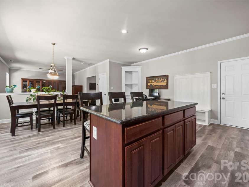 5602 Falkland Drive, Matthews, NC 28104.  MLS# CAR4371523, YatesRealty ID 17242. 