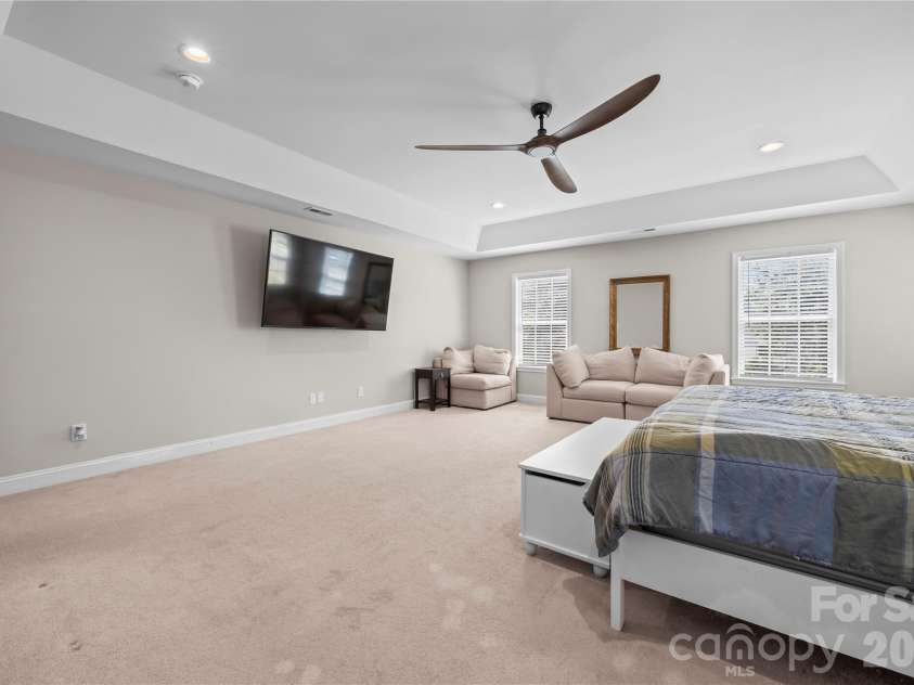 5602 Falkland Drive, Matthews, NC 28104.  MLS# CAR4371523, YatesRealty ID 17242. 