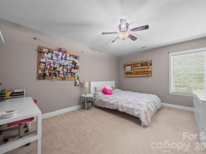 5602 Falkland Drive, Matthews, NC 28104.  MLS# CAR4371523, YatesRealty ID 17242. 