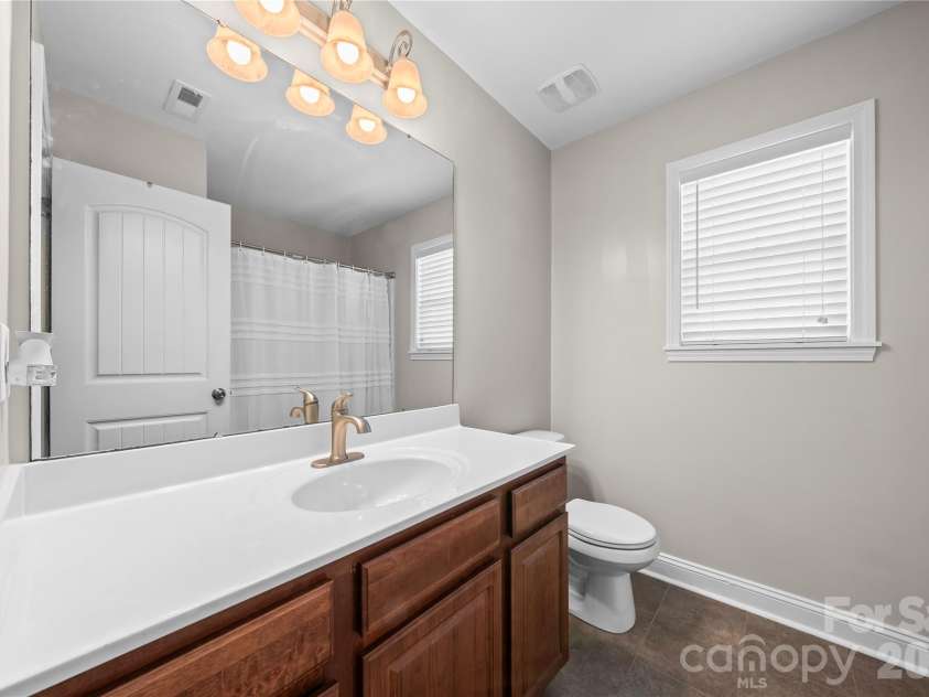 5602 Falkland Drive, Matthews, NC 28104.  MLS# CAR4371523, YatesRealty ID 17242. 