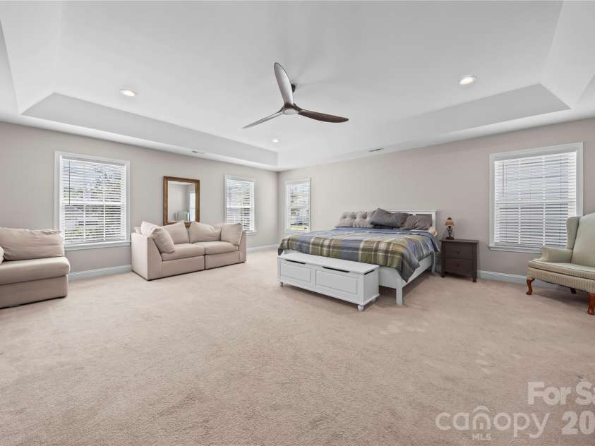 5602 Falkland Drive, Matthews, NC 28104.  MLS# CAR4371523, YatesRealty ID 17242. Massive owner's suite