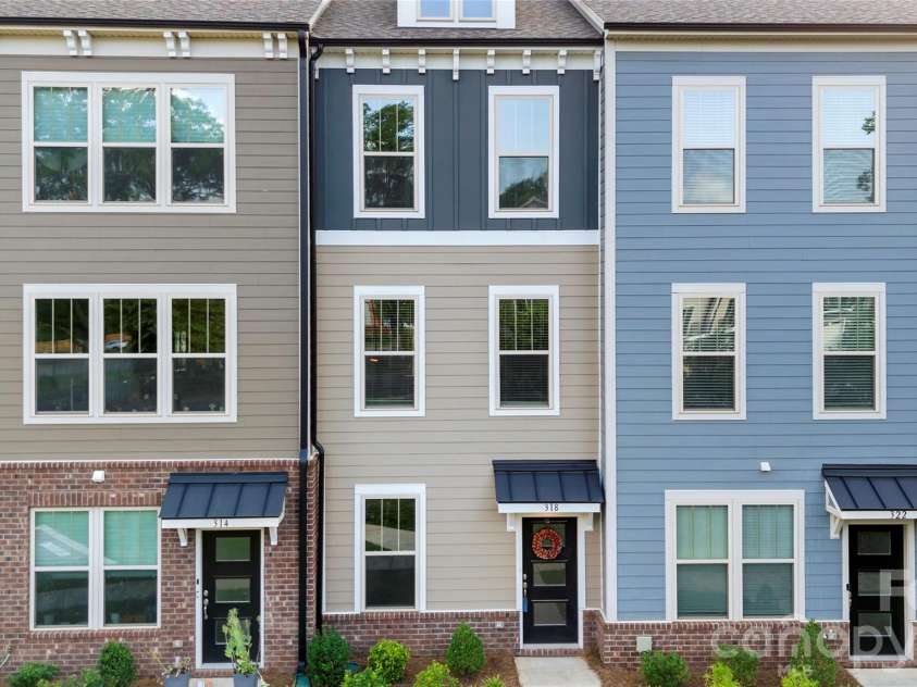 318 Simeon Drive, Charlotte, NC 28208.  MLS# CAR4346950, YatesRealty ID 17243. 
