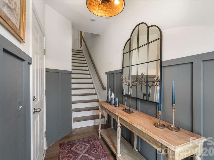 318 Simeon Drive, Charlotte, NC 28208.  MLS# CAR4346950, YatesRealty ID 17243. 