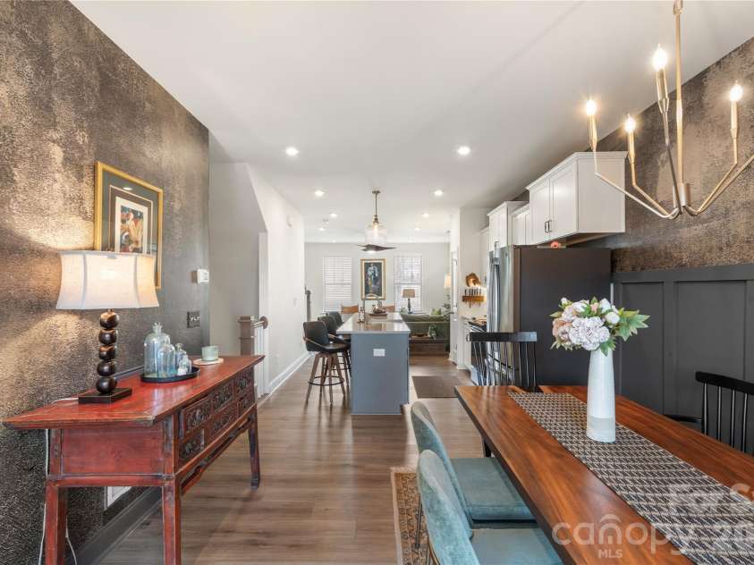 318 Simeon Drive, Charlotte, NC 28208.  MLS# CAR4346950, YatesRealty ID 17243. 