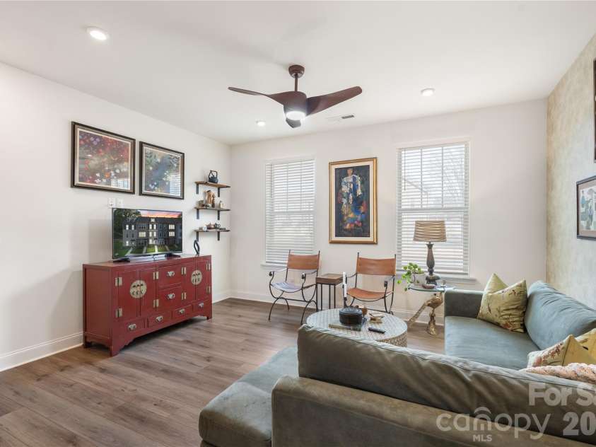 318 Simeon Drive, Charlotte, NC 28208.  MLS# CAR4346950, YatesRealty ID 17243. 