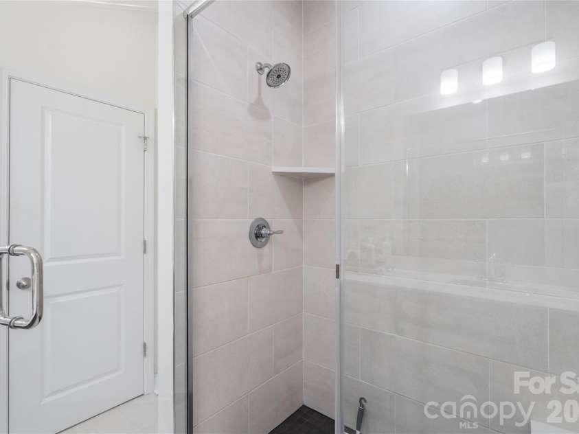 318 Simeon Drive, Charlotte, NC 28208.  MLS# CAR4346950, YatesRealty ID 17243. 