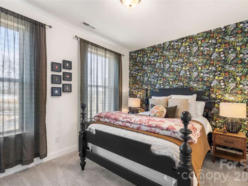 318 Simeon Drive, Charlotte, NC 28208.  MLS# CAR4346950, YatesRealty ID 17243. 