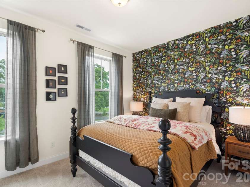 318 Simeon Drive, Charlotte, NC 28208.  MLS# CAR4346950, YatesRealty ID 17243. 