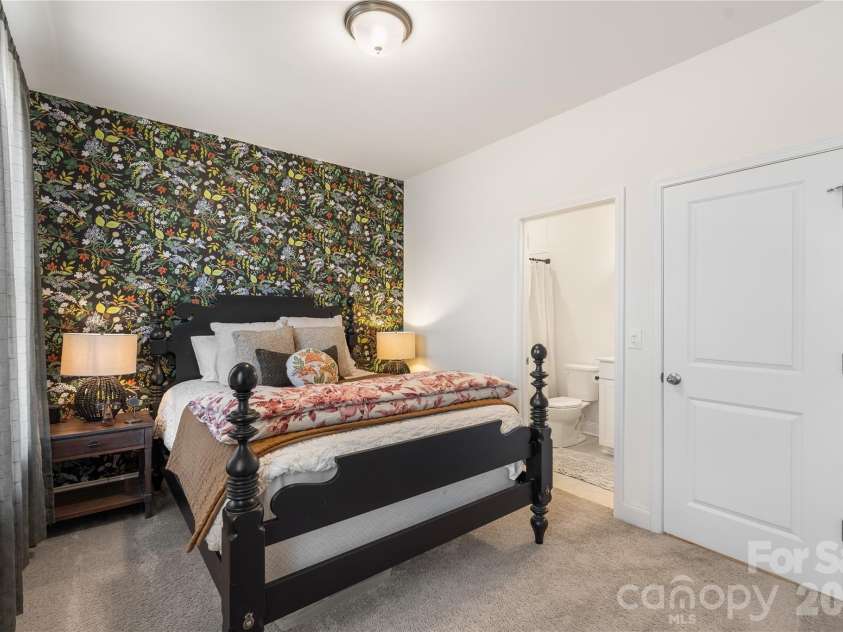 318 Simeon Drive, Charlotte, NC 28208.  MLS# CAR4346950, YatesRealty ID 17243. 
