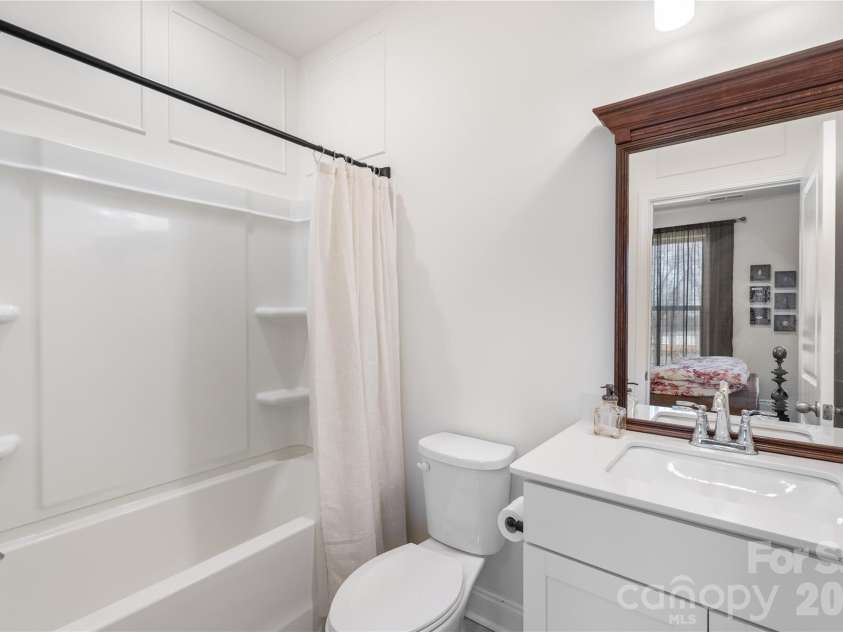 318 Simeon Drive, Charlotte, NC 28208.  MLS# CAR4346950, YatesRealty ID 17243. 
