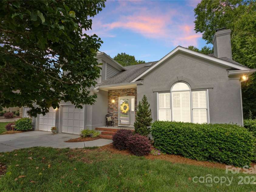 4101 Fairway Downs Court, Charlotte, NC 28277.  MLS# CAR4260359, YatesRealty ID 17243. 