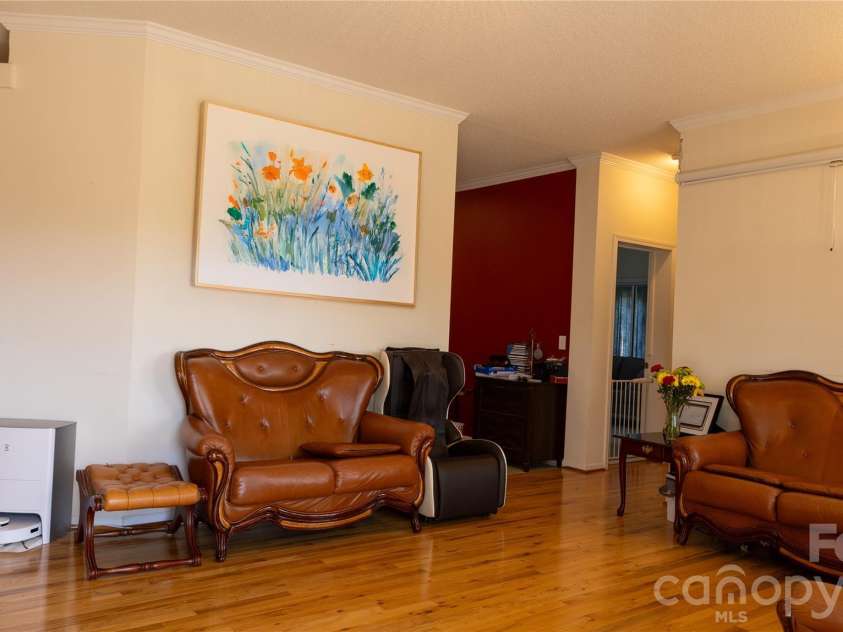 100 Bend View Drive, Marshall, NC 28753.  MLS# CAR4369267, YatesRealty ID 17244. 