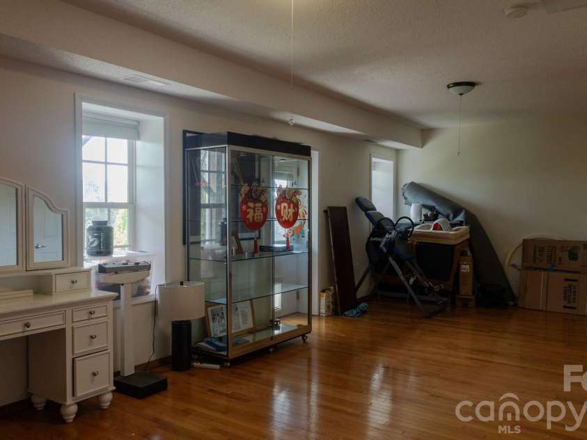 100 Bend View Drive, Marshall, NC 28753.  MLS# CAR4369267, YatesRealty ID 17244. 