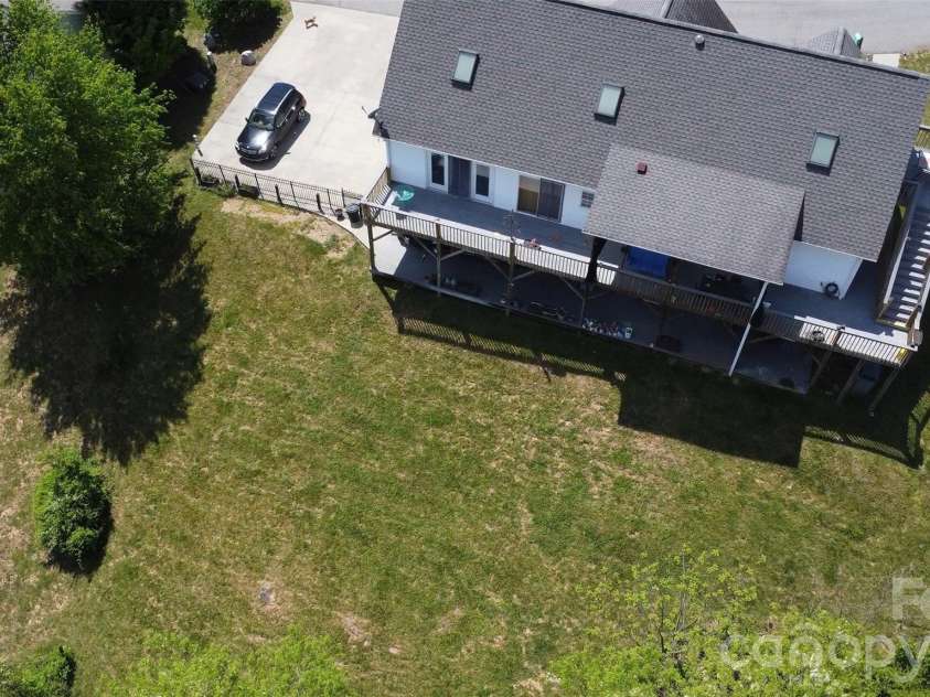 100 Bend View Drive, Marshall, NC 28753.  MLS# CAR4369267, YatesRealty ID 17244. 