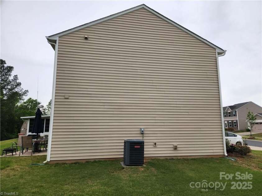 2475 Willow Pond Lane, Concord, NC 28025.  MLS# CAR4251701, YatesRealty ID 17244. 