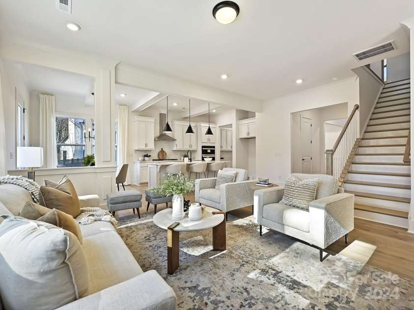 3837 Bon Rea Drive, Charlotte, NC 28226.  MLS# CAR4204746, YatesRealty ID 17245. Family Room