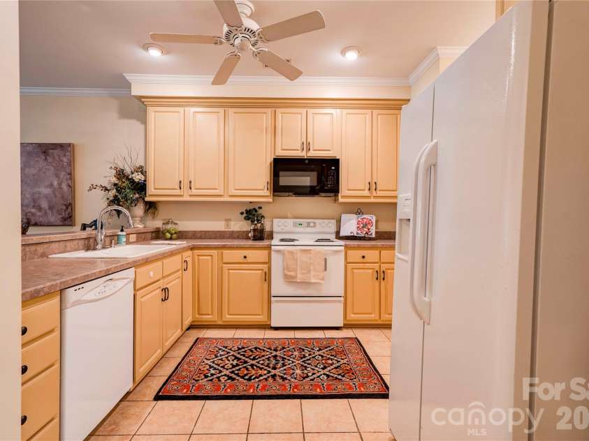 110 Columns Circle, Shelby, NC 28150.  MLS# CAR4367994, YatesRealty ID 17246. 