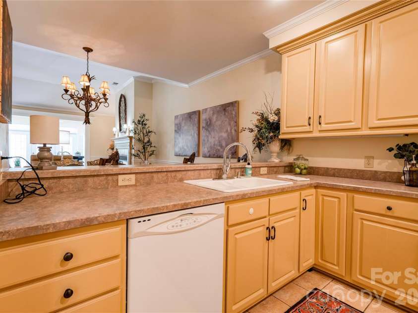110 Columns Circle, Shelby, NC 28150.  MLS# CAR4367994, YatesRealty ID 17246. 