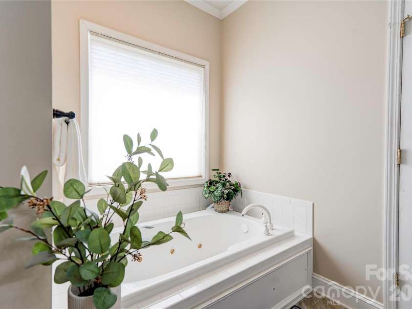 110 Columns Circle, Shelby, NC 28150.  MLS# CAR4367994, YatesRealty ID 17246. 