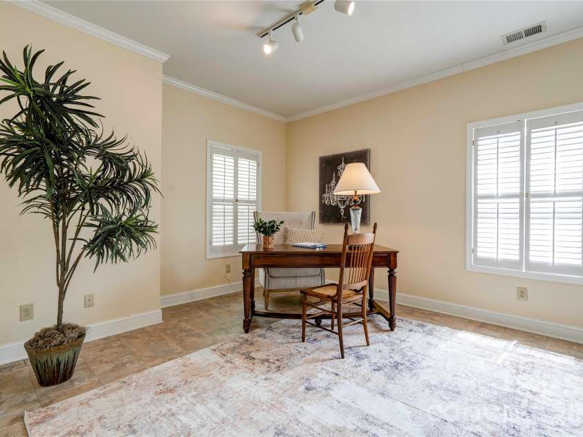 110 Columns Circle, Shelby, NC 28150.  MLS# CAR4367994, YatesRealty ID 17246. 