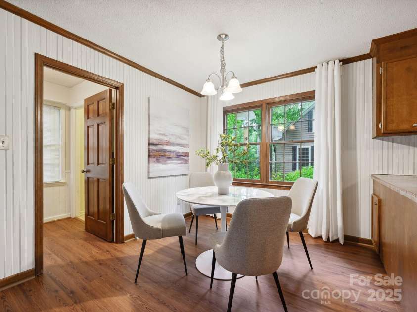 3017 Butter Churn Lane, Matthews, NC 28105.  MLS# CAR4251360, YatesRealty ID 17246. Breakfast Area