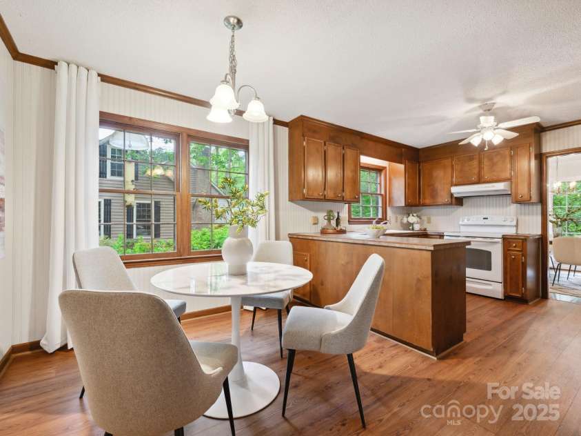 3017 Butter Churn Lane, Matthews, NC 28105.  MLS# CAR4251360, YatesRealty ID 17246. Breakfast Area