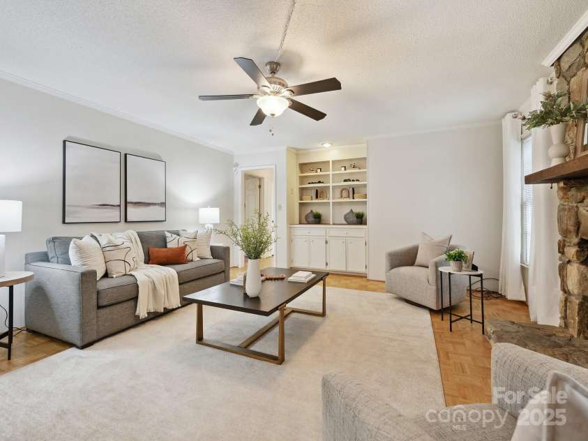 3017 Butter Churn Lane, Matthews, NC 28105.  MLS# CAR4251360, YatesRealty ID 17246. Family Room