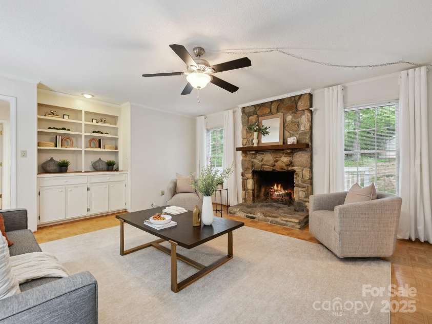 3017 Butter Churn Lane, Matthews, NC 28105.  MLS# CAR4251360, YatesRealty ID 17246. Family Room