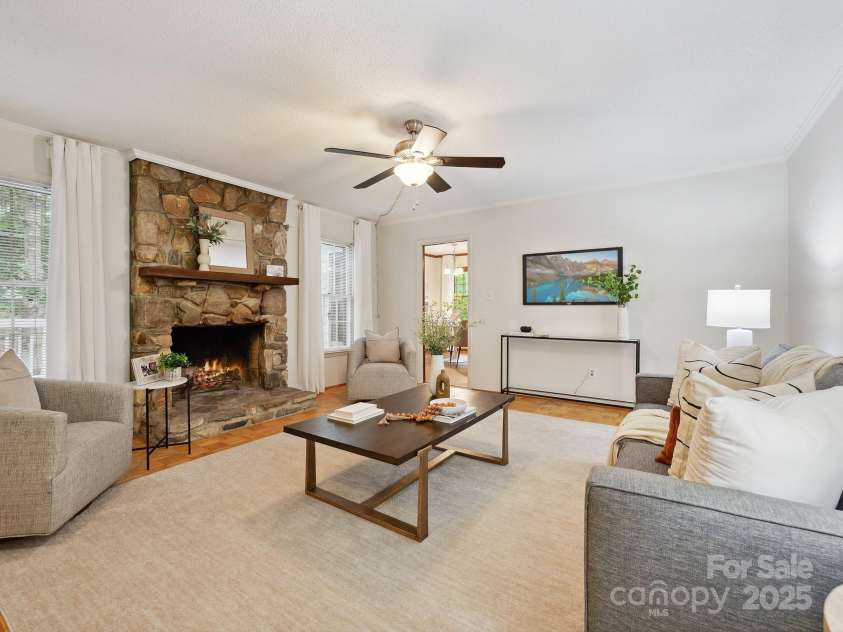 3017 Butter Churn Lane, Matthews, NC 28105.  MLS# CAR4251360, YatesRealty ID 17246. Family Room
