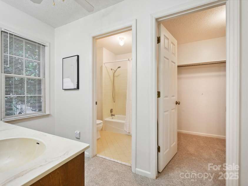 3017 Butter Churn Lane, Matthews, NC 28105.  MLS# CAR4251360, YatesRealty ID 17246. Primary Bathroom