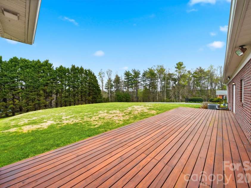 3330 Shamrock Heights, Hudson, NC 28638.  MLS# CAR4362059, YatesRealty ID 17247. 