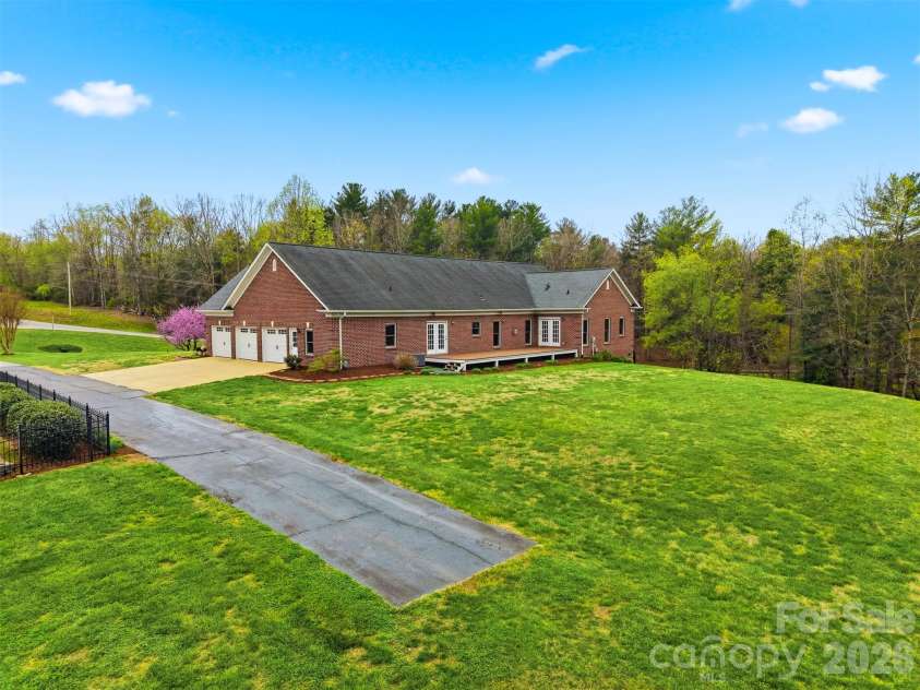 3330 Shamrock Heights, Hudson, NC 28638.  MLS# CAR4362059, YatesRealty ID 17247. 