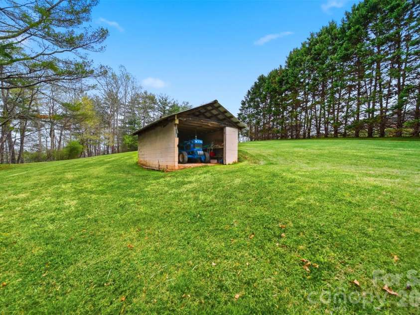3330 Shamrock Heights, Hudson, NC 28638.  MLS# CAR4362059, YatesRealty ID 17247. 