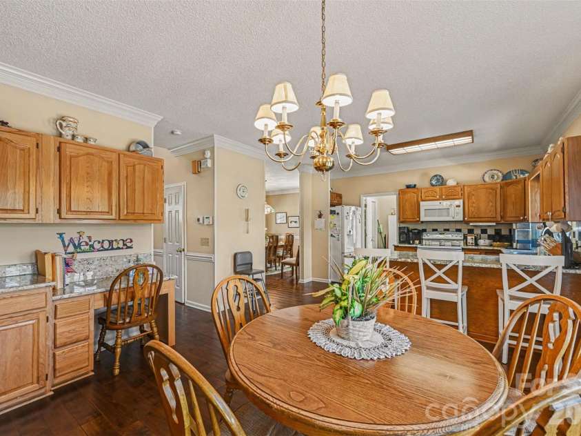 4051 Pinecrest Drive, Hickory, NC 28601.  MLS# CAR4372469, YatesRealty ID 17248. 