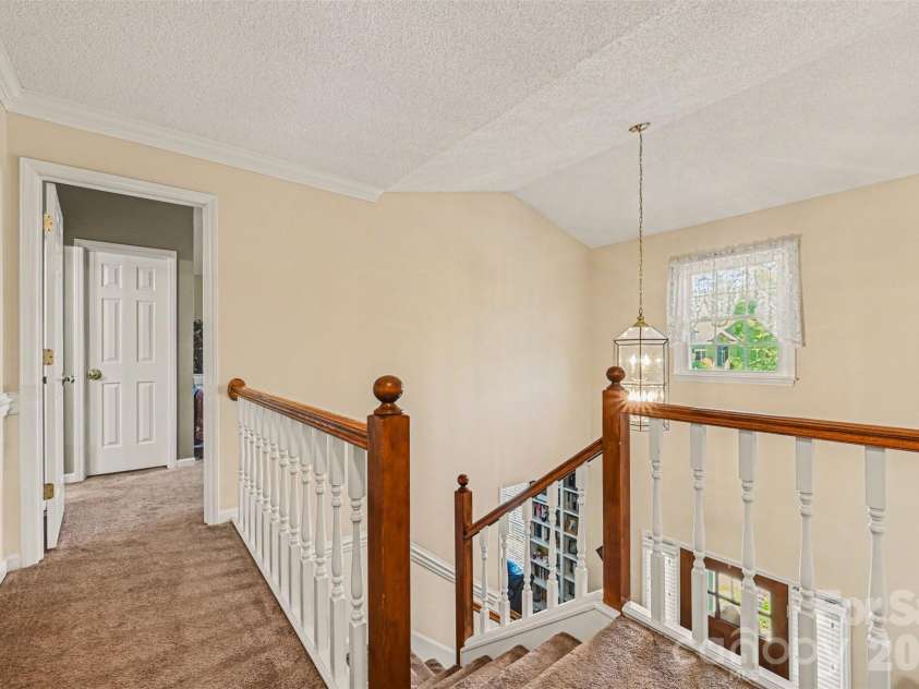 4051 Pinecrest Drive, Hickory, NC 28601.  MLS# CAR4372469, YatesRealty ID 17248. 
