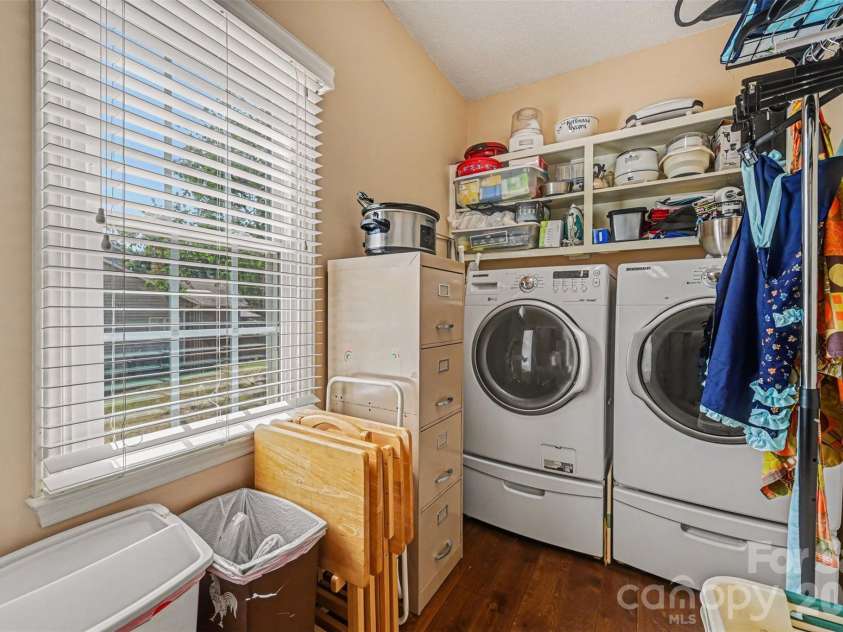 4051 Pinecrest Drive, Hickory, NC 28601.  MLS# CAR4372469, YatesRealty ID 17248. 